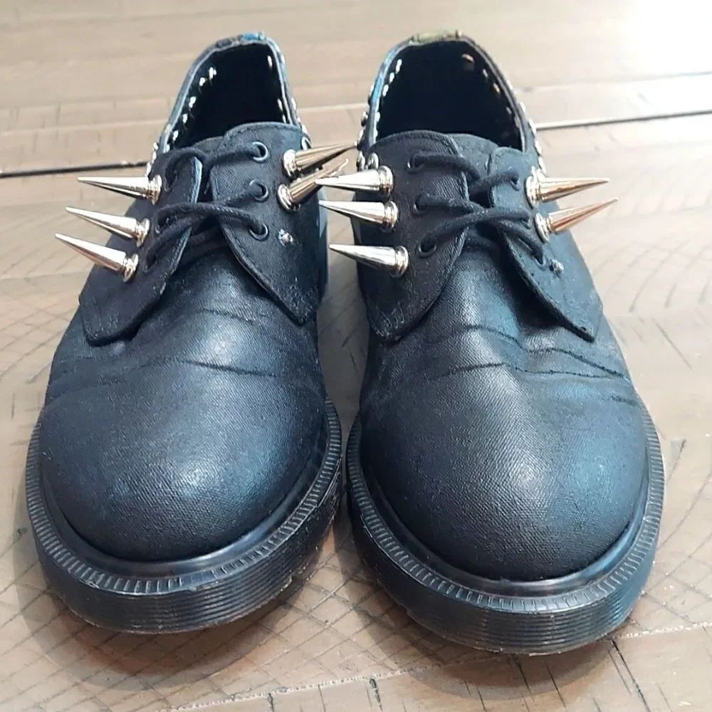 Dr. Martens Lester Black Coated Studs Spikes Shoes Sz 5 - Picture 2 of 13